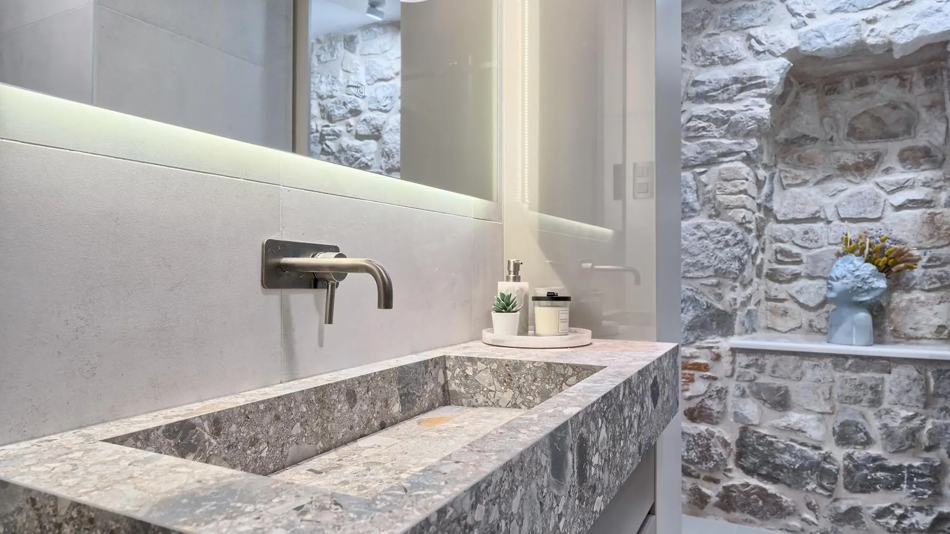 Magnolia Luxury Rooms Split Konukevi
